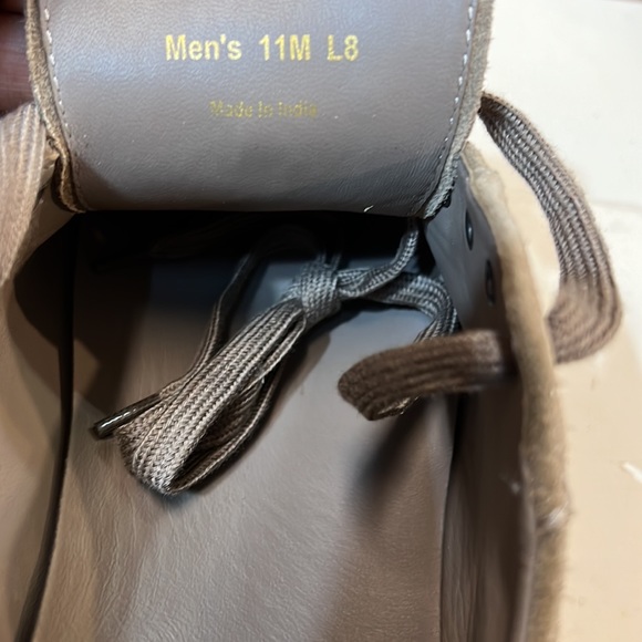 Trask Sneakers with white bottom. - Picture 6 of 8